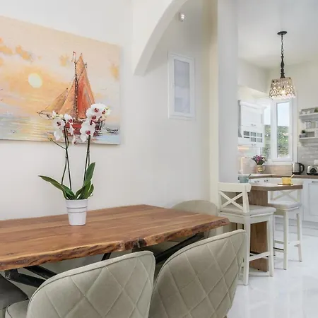 Ianthe * אדאמאס